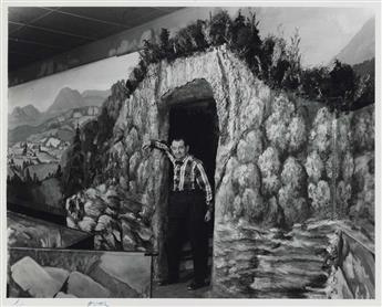 (ROADSIDE AMERICA) Quirky and unique archive with 42 photographs documenting the Shartlesville, Pennsylvania attraction Roadside Ameri